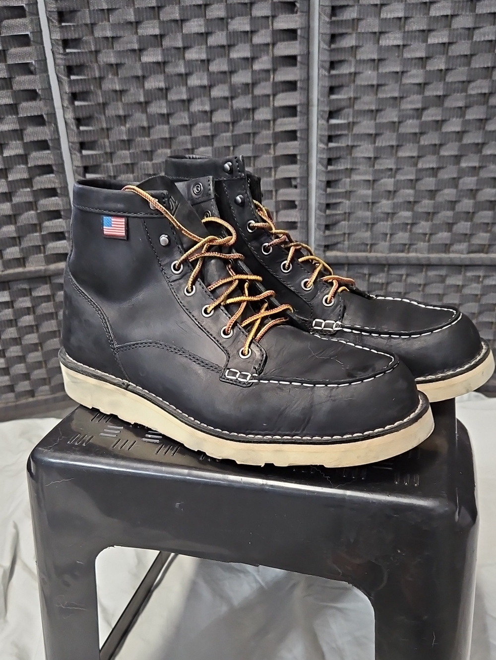 Size 11.5 Men's Black Leather Lace-up Bull Moc Toe 6" Work Boots by Danner
